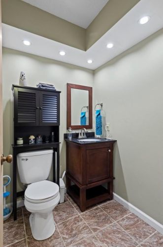 8757 Santa Bella Dr D, Hazelwood MO 63042-2917 exterior