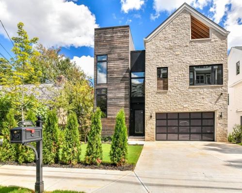 2991 Lookout Pl, Atlanta, GA 30305-3272