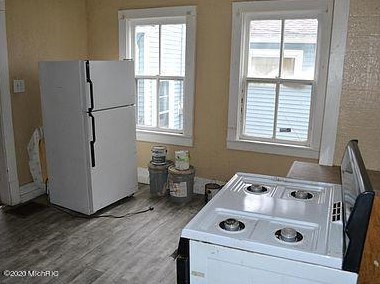 264 Merrill Ave, Meskegon MI 49441-2010 exterior