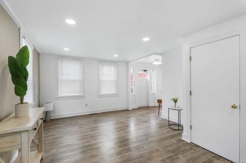 37 Commerce Ave, Killingly CT 06239-2804 exterior