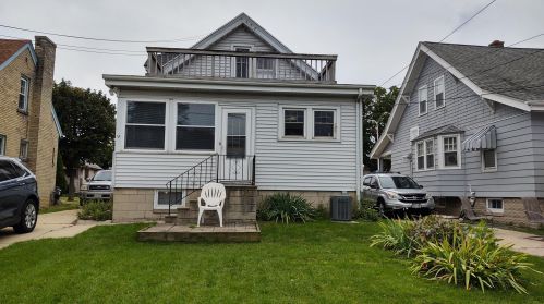 214 Howard Ave, Milwaukee, WI 53207-3922