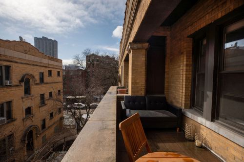 726 Sheridan Rd, Chicago IL 60613-3243 exterior