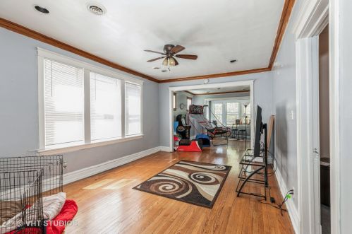 7029 Artesian Ave, Chicago IL 60629-1423 exterior