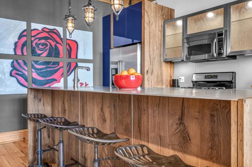 130 Water St, Milwaukee WI  53202-6018 exterior