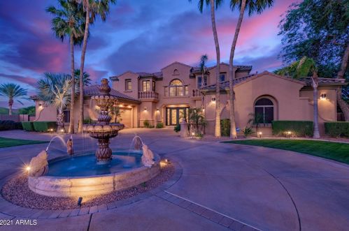 25401 45th Dr, Phoenix AZ  85083-2243 exterior