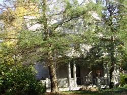 28 Bowdoin St, Newton, MA 02461-1414