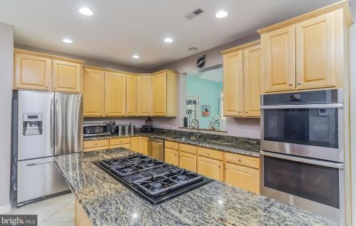 13606 Mt Prospect Dr, Rockville MD 20850-3510 exterior