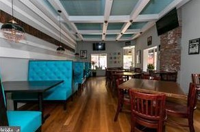 2047 Green St, Philadelphia PA 19130-3111 exterior