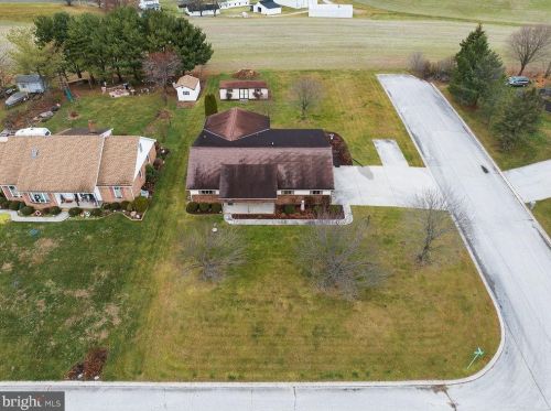 106 Lee Ann Ct, Hanover PA 17331-9560 exterior