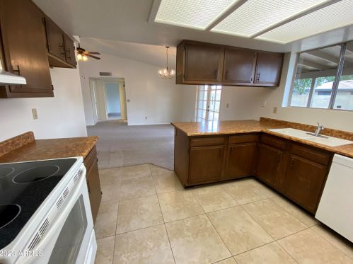 124 Bluefield Ave, Phoenix AZ 85032-1542 exterior