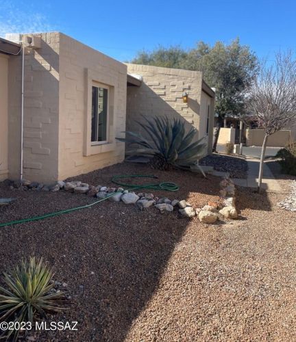 1912 Camino De La Cienega, Tucson, AZ 85715-4127