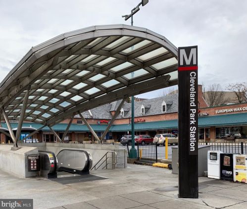 4301 Massachusetts Ave, Washington DC  20019-5623 exterior