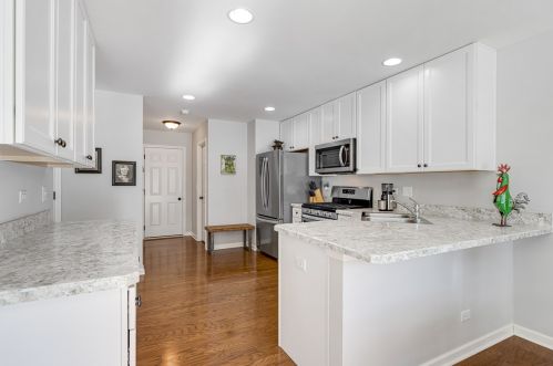 232 Wild Mdw Ln, Bull Valley IL 60098-7624 exterior