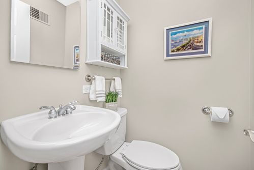 6722 Thorndale Ave, Chicago IL 60631-2286 exterior