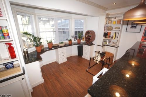 61 Coldevin Rd, Clark NJ  07066-1206 exterior