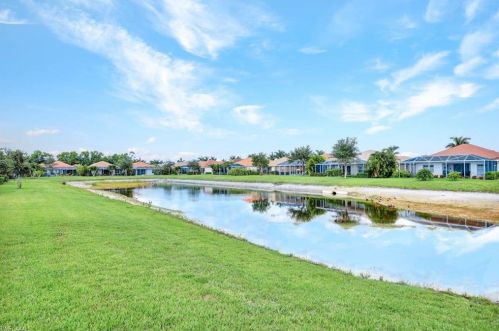 14534 Manchester Dr, Naples FL 34114-8657 exterior