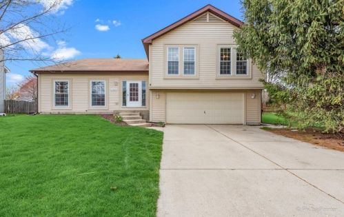 1343 Knollwood Cir, Bull Valley, IL 60014-1824