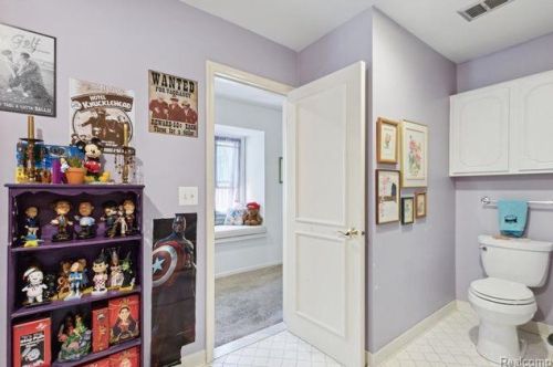 1201 Oakwood Ct, Rochester MI 48307-2539 exterior