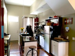 320 Main St, Pittsburgh PA  15201-1710 exterior