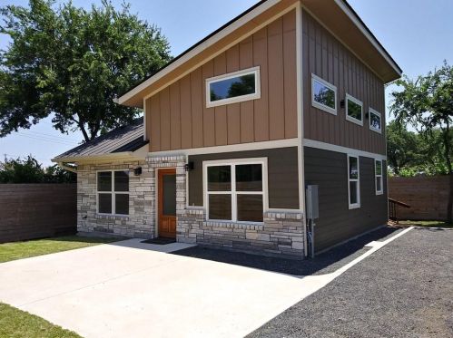 705 Blackson Ave, Austin TX  78752-2618 exterior