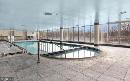 425 Carson Ter, Huntingdon Valley PA  19006-4720 exterior