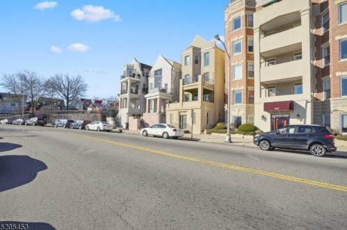 939 Blvd, Union City NJ 07086-7246 exterior