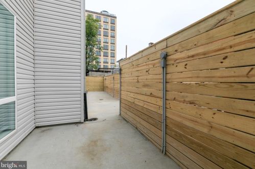 2054 2nd St, Philadelphia PA  19122-0033 exterior