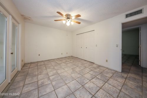 5242 Calle Montuoso, Tucson AZ 85745-9529 exterior