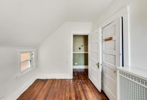 2145 Grace St, Chicago IL 60618-4901 exterior