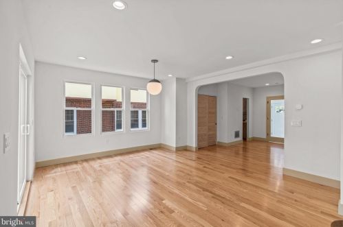 8 Narberth Ter, Camden NJ  08108-1017 exterior