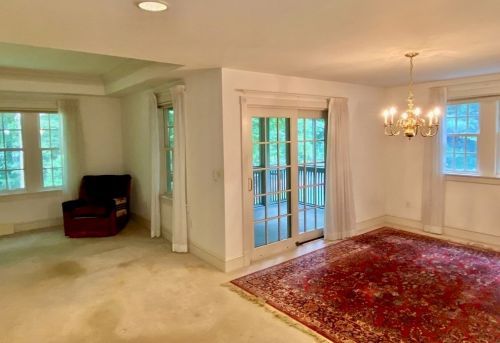 31 Tabor Xing, Springfield MA  01106-1754 exterior