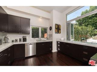 1482 Oriole Dr, Los Angeles CA  90069-1121 exterior