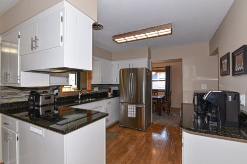 4460 15 St, Milwaukee WI 53221-2320 exterior