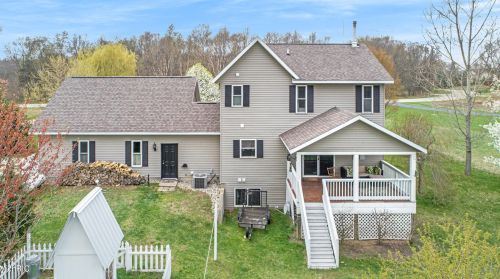 1758 Starr View Ln, Middlevle MI 49333-8061 exterior