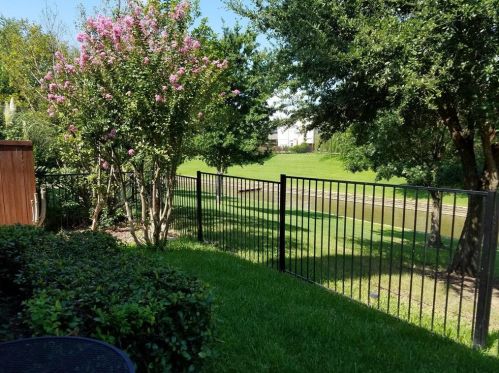 8611 Forest Glen Dr, Irving TX  75063-4202 exterior