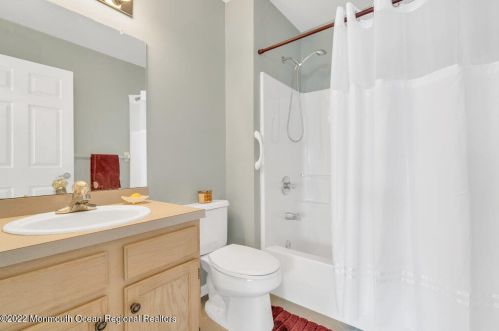 7 Eaton Ct, Jackson Twp NJ exterior