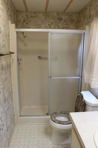 423 Cpe Florida Way, Naples FL 34104-4109 exterior