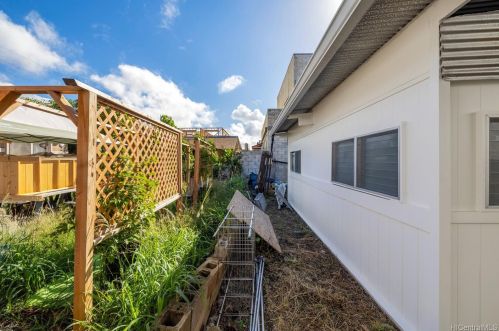 1924 Beretania St, Honolulu HI 96817-4752 exterior