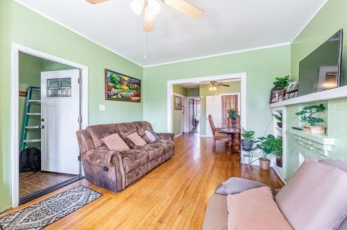 5833 Whipple St, Chicago IL 60659-3708 exterior