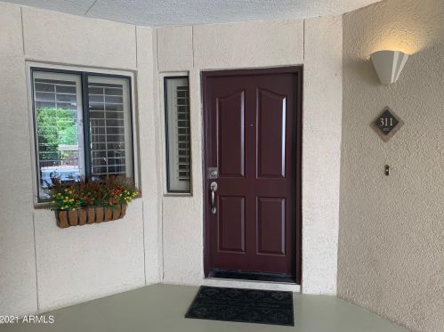 5104 32nd St, Phoenix AZ 85018-1473 exterior