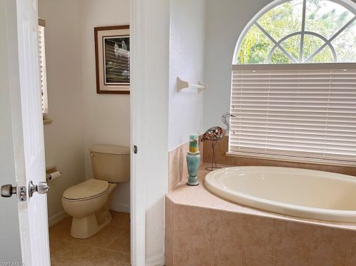 5945 Desoto Blvd, Naples FL 34120-9013 exterior