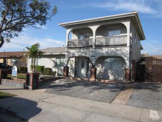 1835 Macarthur Pl, Oxnard, CA 93033-1833