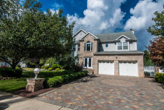 1 Carrington Ct, Matawan, NJ 07747-6844