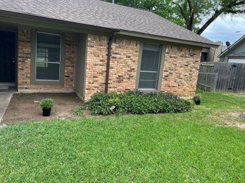 2404 Aldford Dr, Austin TX  78745-4820 exterior