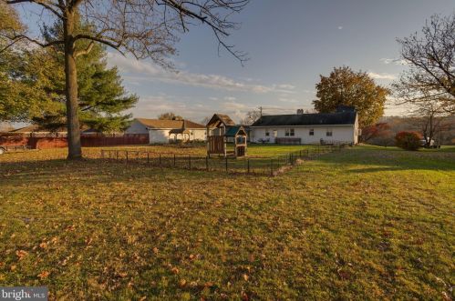 407 Moyer Rd, Pottstown PA  19464-1019 exterior