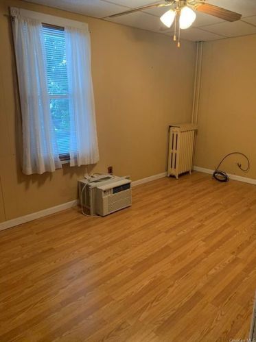 1033 Clarence Ave, Bronx NY exterior