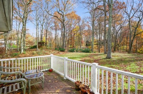 37 Bayne St, Norwalk CT 06851-1201 exterior