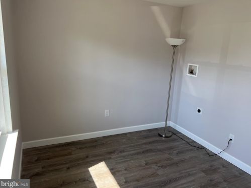 1414 Silver Ct, Trenton NJ  08690-3526 exterior