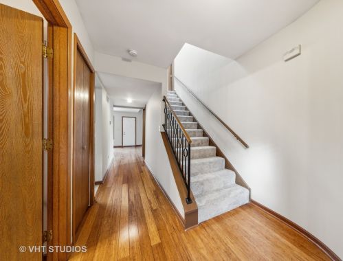 601 Raven Rd, Joliet, IL 60404-9105