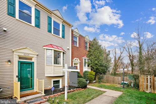 8209 Roxbury Dr, Alexandria, VA 22309-3727